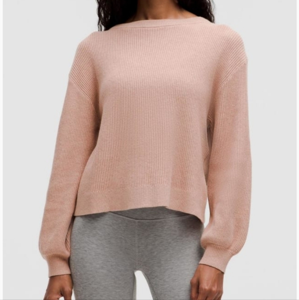 lululemon athletica Ribbed Crew Neck Sweater Size M - Peach